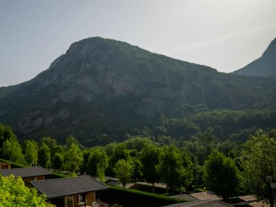 Cliquez pour découvrir toutes les photos de l'HÉBERGEMENT ! chalet - Des Grottes photo 4