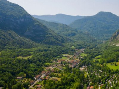 Cliquez pour découvrir toutes les photos de l'HÉBERGEMENT ! chalet - Des Grottes photo 6
