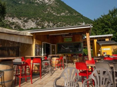 Cliquez pour découvrir toutes les photos de l'ÉTABLISSEMENT ! camping Des Grottes photo 25