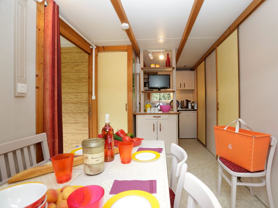 Cliquez pour découvrir toutes les photos de l'HÉBERGEMENT ! chalet - Des Grottes photo 3