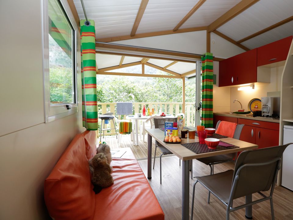 Cliquez pour découvrir toutes les photos de l'HÉBERGEMENT ! chalet - Des Grottes photo 4