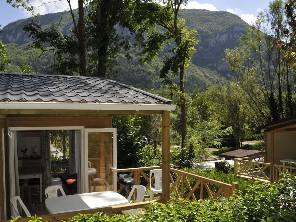 Cliquez pour découvrir toutes les photos de l'HÉBERGEMENT ! chalet - Des Grottes photo 3