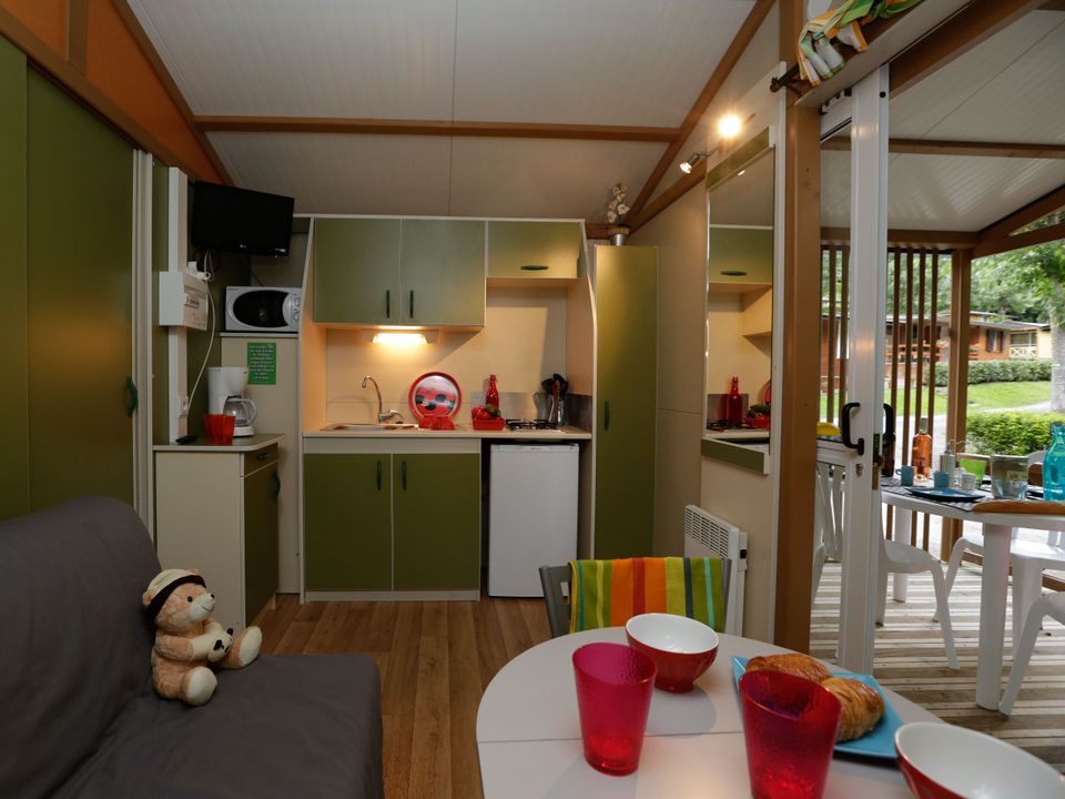 Cliquez pour découvrir toutes les photos de l'HÉBERGEMENT ! chalet - établissement Des Grottes photo 2