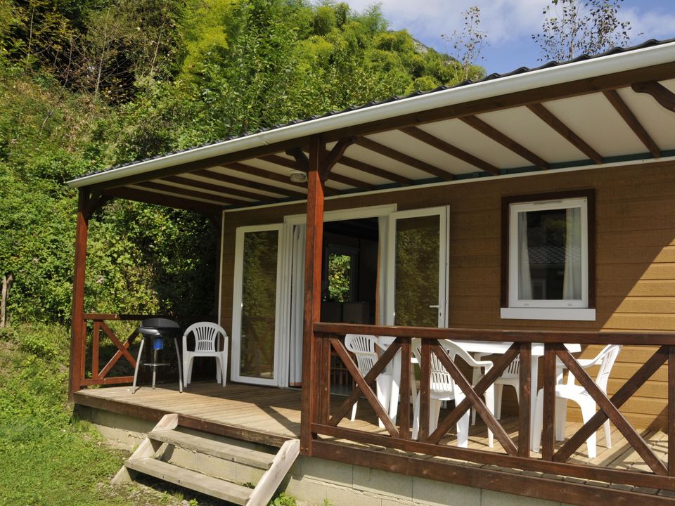 Cliquez pour découvrir toutes les photos de l'HÉBERGEMENT ! chalet - camping Des Grottes photo 2