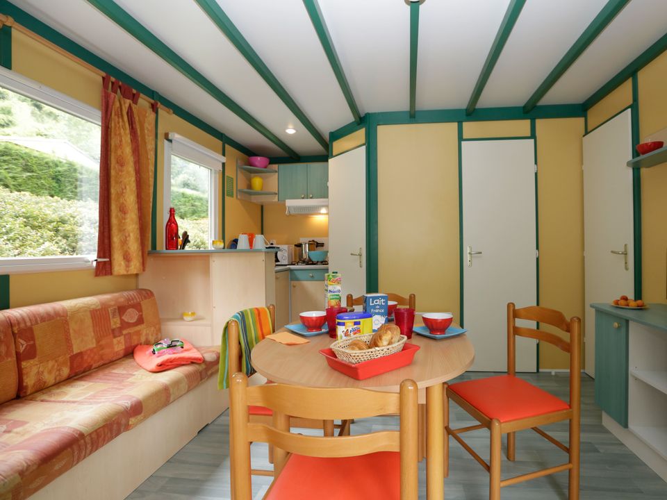 Cliquez pour découvrir toutes les photos de l'HÉBERGEMENT ! chalet - camping Des Grottes photo 4