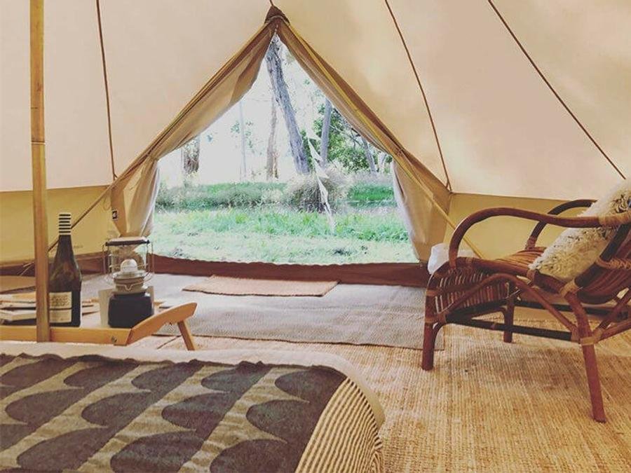Camping Pas Cher vous présente avec son site Officiel campingpascher.fr, le Camping Du Lac Fontclaire classé 3 étoiles, situé sur la commune de Puivert dans le département Aude (Languedoc Roussillon) en France. Le camping Du Lac Fontclaire, vous présente un hébergement de type tente de 25 m² pour 2 personnes. Le camping Du Lac Fontclaire vous propose du vendredi 05 juin au vendredi 12 juin 2026 avec un DÉPART DEMAIN pour 7 nuits à 294€. Cette location propose 65 dates différentes pour réserver votre séjour. Découvrez également les 6 autres gammes d'hébergements du camping. Les Avis clients pour le Camping Du Lac Fontclaire sont excellents avec une note moyenne de 10 sur 10. Lac, Aire de jeux enfants, Canoë-kayak, Randonnée, Restaurant, Épicerie,... En savoir plus : cliquez-ICI.