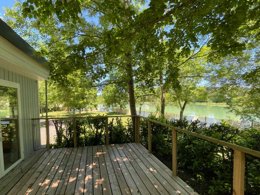 Camping Pas Cher vous présente avec son site Officiel campingpascher.fr, le Camping Du Lac Fontclaire classé 3 étoiles, situé sur la commune de Puivert dans le département Aude (Languedoc Roussillon) en France. Le camping Du Lac Fontclaire vous propose un hébergement de type caravane avec climatisation (télévision). Cet hébergement propose plus de 85 dates différentes pour réserver ! Pour dévouvrir la période la moins chère, consultez la rubrique 'Tarifs' et sélectionnez votre mois de départ. L'établissement vous propose 6 autres types d'hébergements. Découvrez tous nos séjours à petits prix dans la commune et aux alentours de Puivert du département : Aude (Languedoc Roussillon). Les Avis clients pour le Camping Du Lac Fontclaire sont excellents avec une note moyenne de 10 sur 10. Lac, Aire de jeux enfants, Canoë-kayak, Randonnée, Restaurant, Épicerie,... En savoir plus : cliquez-ICI.
