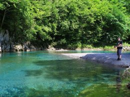 Camping Pas Cher vous présente avec son site Officiel campingpascher.fr, le Camping Maeva Escapades Des Gaves classé 4 étoiles, situé sur la commune de Laruns dans le département Pyrénées-atlantiques (Aquitaine) en France. Le camping Maeva Escapades Des Gaves, vous présente un hébergement de type chalet de 33 m² pour 1 personne et télévision. Le camping Maeva Escapades Des Gaves vous proposeun séjour PAS CHER avec une REMISEdu sam. 13 décembre au sam. 20 décembre 2025 avec une PROMO de DERNIÈRE MINUTE, en promotion à -45% pour 7 nuits à 327 € au lieu de 605 € soit une Économie de 278 €. Cette location propose 165 dates différentes pour réserver votre séjour. Découvrez également les 19 autres gammes d'hébergements du camping. Les Avis clients pour le Camping Maeva Escapades Des Gaves sont excellents avec une note moyenne de 8 sur 10. Piscine chauffée, Piscine extérieure, Animations familiales, Aire de jeux enfants, Canoë-kayak, Centre équestre, Ping-pong, Pétanque, Salle de jeux vidéo, Terrain multisports, Bar,... En savoir plus : cliquez-ICI.