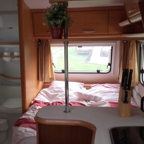 Cliquez pour découvrir toutes les photos de l'HÉBERGEMENT ! caravane - Naturiste Millefleurs photo 2