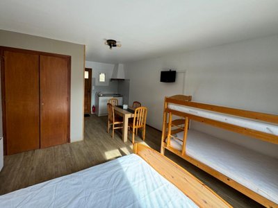 Cliquez pour découvrir toutes les photos de l'HÉBERGEMENT ! studio - De La Châtaigneraie photo 2