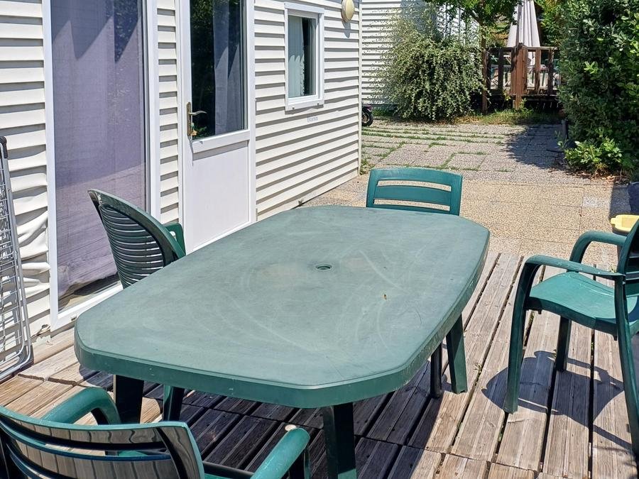 Camping Pas Cher vous présente avec son site Officiel campingpascher.fr, le Camping Ecovillage Le Soleil Du Pibeste classé 4 étoiles, situé sur la commune de Agos Vidalos dans le département Hautes-pyrénées (Midi Pyrénées) en France. Le camping Ecovillage Le Soleil Du Pibeste, vous présente un hébergement de type mobil-home de 32 m² pour 4 personnes et télévision. Le camping Ecovillage Le Soleil Du Pibeste vous propose du vendredi 12 juin au vendredi 19 juin 2026 pour 7 nuits à 875€. Cette location propose 6 dates différentes pour réserver votre séjour. Découvrez également les 5 autres gammes d'hébergements du camping. Les Avis clients pour le Camping Ecovillage Le Soleil Du Pibeste sont excellents avec une note moyenne de 9 sur 10. Piscine extérieure, Aire de jeux enfants, Centre équestre, Court de tennis, Cyclisme, Escalade, Paddle, Parcours sportif, Ping-pong, Pétanque, Randonnée, Terrain multisports, Bar, Boulangerie, Bureau de tabac, Dépôt de pain, Restaurant, Snack/Bar, Supermarché, Épicerie,... En savoir plus : cliquez-ICI.