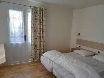 Cliquez pour découvrir toutes les photos de l'HÉBERGEMENT ! mobil-home - Ecovillage Le Soleil Du Pibeste photo 2