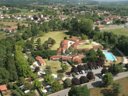 Camping Pas Cher vous présente avec son site Officiel campingpascher.fr, le Camping Municipal La Justale classé 3 étoiles, situé sur la commune de Mane dans le département Haute-garonne (Midi Pyrénées) en France. Le camping Municipal La Justale vous propose un hébergement de type maison de campagne pour 2 personnes. L'établissement vous propose 2 autres types d'hébergements. Découvrez tous nos séjours à petits prix dans la commune et aux alentours de Mane du département : Haute-garonne (Midi Pyrénées). Les Avis clients pour le Camping Municipal La Justale sont excellents avec une note moyenne de 9 sur 10. Piscine chauffée, Piscine extérieure, Animation enfants, Animations familiales, Centre équestre, Cyclisme, Ping-pong, Pétanque, Randonnée, Terrain de volley-ball, Snack/Bar, Épicerie,... En savoir plus : cliquez-ICI.