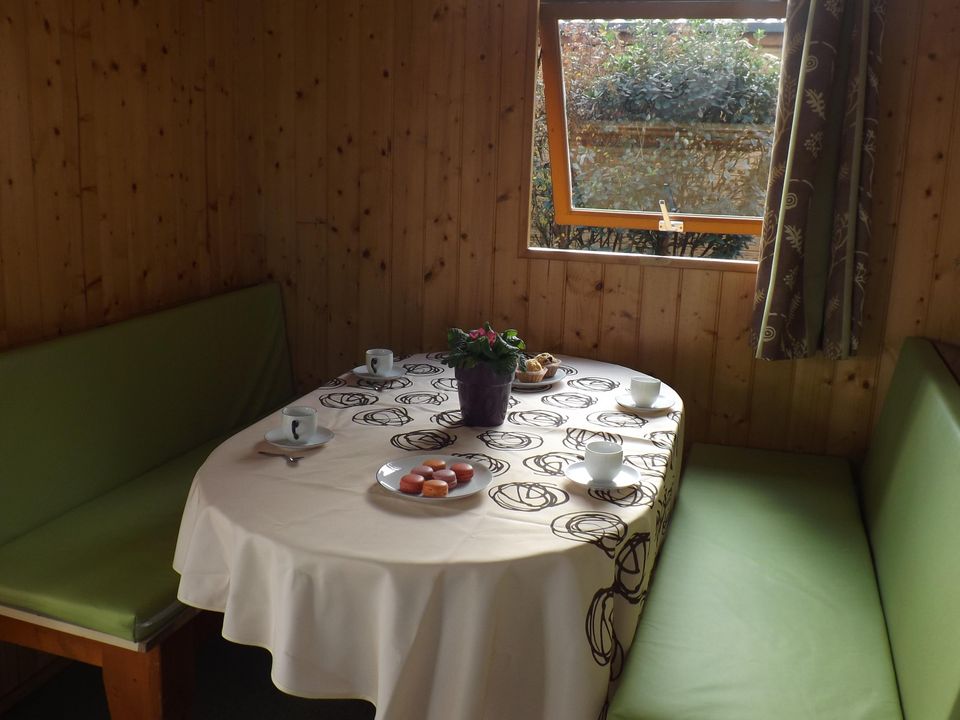 Cliquez pour découvrir toutes les photos de l'HÉBERGEMENT ! chalet - établissement Plein Soleil photo 2