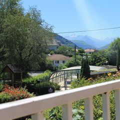 Camping Pas Cher vous présente avec son site Officiel campingpascher.fr, le Établissement Plein Soleil, situé sur la commune de Lourdes dans le département Hautes-pyrenees (Midi-pyrénées) en France. L'établissement Plein Soleil vous propose un hébergement de type chalet de 28 m². L'établissement vous propose 3 autres types d'hébergements. Découvrez tous nos séjours à petits prix dans la commune et aux alentours de Lourdes du département : Hautes-pyrenees (Midi-pyrénées).... En savoir plus : cliquez-ICI.