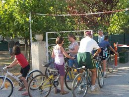 Camping Pas Cher vous présente avec son site Officiel campingpascher.fr, le Camping Lou Cabasson classé 3 étoiles, situé sur la commune de Bormes Les Mimosas dans le département Var (Provence Alpes Côte D'azur) en France. Le camping Lou Cabasson vous propose un hébergement de type chalet de 20 m². L'établissement vous propose 17 autres types d'hébergements. Découvrez tous nos séjours à petits prix dans la commune et aux alentours de Bormes Les Mimosas du département : Var (Provence Alpes Côte D'azur). Les Avis clients pour le Camping Lou Cabasson sont excellents avec une note moyenne de 8 sur 10. Piscine extérieure, Animations familiales, Aire de jeux enfants, Ping-pong, Randonnée, Dépôt de pain, Pizzeria, Restaurant,... En savoir plus : cliquez-ICI.