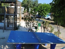 Camping Pas Cher vous présente avec son site Officiel campingpascher.fr, le Camping Lou Cabasson classé 3 étoiles, situé sur la commune de Bormes Les Mimosas dans le département Var (Provence Alpes Côte D'azur) en France. Le camping Lou Cabasson, vous présente un hébergement de type chalet de 18 m². Le camping Lou Cabasson vous propose du sam. 25 avril au sam. 02 mai 2026 pour 7 nuits à 640€. Cette location propose 145 dates différentes pour réserver votre séjour. Découvrez également les 16 autres gammes d'hébergements du camping. Les Avis clients pour le Camping Lou Cabasson sont excellents avec une note moyenne de 8 sur 10. Piscine extérieure, Animations familiales, Aire de jeux enfants, Ping-pong, Randonnée, Dépôt de pain, Pizzeria, Restaurant,... En savoir plus : cliquez-ICI.