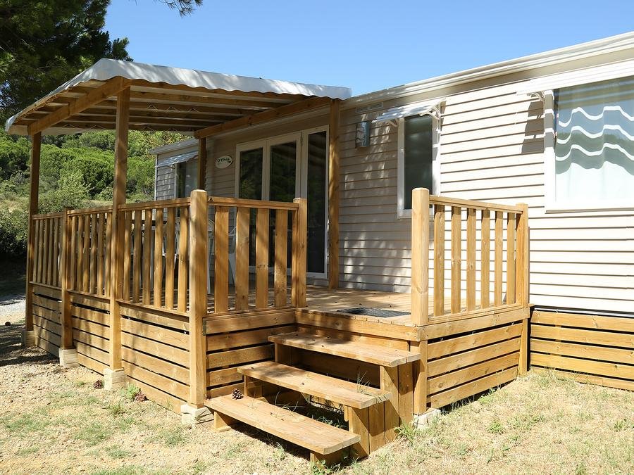 Camping Pas Cher vous présente avec son site Officiel campingpascher.fr, le Camping Figurotta classé 3 étoiles, situé sur la commune de Bizanet dans le département Aude (Languedoc Roussillon) en France. Le camping Figurotta, vous présente un hébergement de type mobil-home de 40 m² pour 6 personnes avec climatisation et télévision. Le camping Figurotta vous propose du vendredi 05 juin au vendredi 12 juin 2026 avec une PROMO de DERNIÈRE MINUTE, en promotion à -18% pour 7 nuits à 510,40 € au lieu de 626,4 € soit une Économie de 116 €. Cette location propose 79 dates différentes pour réserver votre séjour. Découvrez également les 7 autres gammes d'hébergements du camping. Les Avis clients pour le Camping Figurotta sont excellents avec une note moyenne de 8 sur 10. Piscine extérieure, Animations familiales, Aire de jeux enfants, Baby-foot, Parcours sportif, Ping-pong, Pétanque, Salle de jeux vidéo, Bar, Dépôt de pain, Snack/Bar, Épicerie,... En savoir plus : cliquez-ICI.