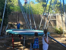 Camping Pas Cher vous présente avec son site Officiel campingpascher.fr, le Camping De Ceyreste classé 4 étoiles, situé sur la commune de Ceyreste dans le département Bouches-du-rhône (Provence Alpes Côte D'azur) en France. Le camping De Ceyreste vous propose un hébergement de type mobil-home avec climatisation (télévision). L'établissement vous propose 6 autres types d'hébergements. Découvrez tous nos séjours à petits prix dans la commune et aux alentours de Ceyreste du département : Bouches-du-rhône (Provence Alpes Côte D'azur). Mer, Piscine chauffée, Piscine extérieure, Animation enfants, Animations familiales, Baby-foot, Ping-pong, Pétanque, Salle de fitness, Bar, Dépôt de pain, Restaurant, Épicerie,... En savoir plus : cliquez-ICI.