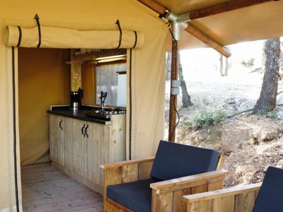 Cliquez pour découvrir toutes les photos de l'HÉBERGEMENT ! tente en toile et bois - Charlemagne photo 2