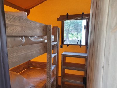 Cliquez pour découvrir toutes les photos de l'HÉBERGEMENT ! tente en toile et bois - Charlemagne photo 7