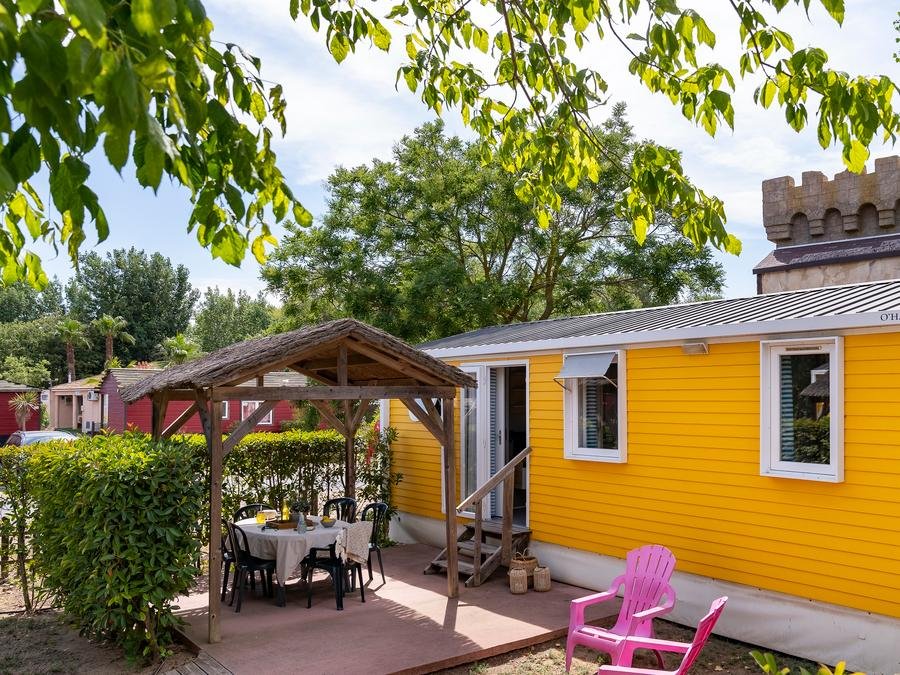 Camping Pas Cher vous présente avec son site Officiel campingpascher.fr, le Camping Californie Plage classé 4 étoiles, situé sur la commune de Vias dans le département Hérault (Languedoc Roussillon) en France. Le camping Californie Plage, vous présente un hébergement de type mobil-home de 29 m² pour 6 personnes avec climatisation. Le camping Californie Plage vous propose du jeudi 16 juillet au jeudi 23 juillet 2026, en promotion à -12% pour 7 nuits à 1294,38 € au lieu de 1484,73 € soit une Économie de 190,35 €. Cette location propose 17 dates différentes pour réserver votre séjour. Découvrez également les 5 autres gammes d'hébergements du camping. Les Avis clients pour le Camping Californie Plage sont excellents avec une note moyenne de 8 sur 10. MerRivière, Piscine couverte, Piscine extérieure, Animations familiales, Club ados, Club enfants, Aire de jeux enfants, Cyclisme, Jet-ski, Ping-pong, Planche à voile, Pétanque, Randonnée, Salle de fitness, Salle de jeux vidéo, Ski nautique, Terrain de beach-volley, Terrain de volley-ball, Terrain multisports, kiteSurf, Dépôt de pain, Plats à emporter, Épicerie,... En savoir plus : cliquez-ICI.