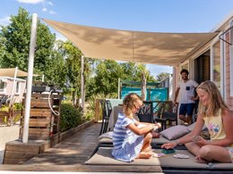 Camping Pas Cher vous présente avec son site Officiel campingpascher.fr, le Camping Californie Plage classé 4 étoiles, situé sur la commune de Vias dans le département Hérault (Languedoc Roussillon) en France. Le camping Californie Plage, vous présente un hébergement de type mobil-home de 33 m² pour 6 personnes avec climatisation et télévision. Le camping Californie Plage vous propose du jeudi 02 juillet au jeudi 09 juillet 2026, en promotion à -15% pour 7 nuits à 1312,74 € au lieu de 1544,4 € soit une Économie de 231,66 €. Cette location propose 83 dates différentes pour réserver votre séjour. Découvrez également les 3 autres gammes d'hébergements du camping. Les Avis clients pour le Camping Californie Plage sont excellents avec une note moyenne de 8 sur 10. MerRivière, Piscine couverte, Piscine extérieure, Animations familiales, Club ados, Club enfants, Aire de jeux enfants, Cyclisme, Jet-ski, Ping-pong, Planche à voile, Pétanque, Randonnée, Salle de fitness, Salle de jeux vidéo, Ski nautique, Terrain de beach-volley, Terrain de volley-ball, Terrain multisports, kiteSurf, Dépôt de pain, Plats à emporter, Épicerie,... En savoir plus : cliquez-ICI.