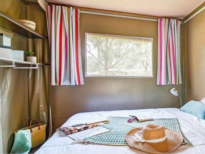 Cliquez pour découvrir toutes les photos de l'HÉBERGEMENT ! bungalow toilé - De Montolieu photo 9