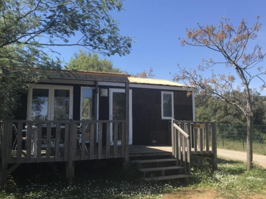 Camping Pas Cher vous présente avec son site Officiel campingpascher.fr, le Camping Au Paradis Des Campeurs classé 4 étoiles, situé sur la commune de Les Issambres dans le département Var (Provence Alpes Côte D'azur) en France. Le camping Au Paradis Des Campeurs, vous présente un hébergement de type mobil-home de 31 m² pour 4 personnes avec climatisation. Le camping Au Paradis Des Campeurs vous propose du dimanche 15 novembre au dimanche 22 novembre 2026 pour 7 nuits à 694.98€. Cette location propose 95 dates différentes pour réserver votre séjour. Découvrez également les 18 autres gammes d'hébergements du camping. Les Avis clients pour le Camping Au Paradis Des Campeurs sont excellents avec une note moyenne de 8 sur 10. Mer, Animations familiales, Aire de jeux enfants, Canoë-kayak, Cyclisme, Paddle, Ping-pong, Plongée, Pétanque, Randonnée, Surf, Bar, Plats à emporter, Restaurant, Snack/Bar, Épicerie,... En savoir plus : cliquez-ICI.