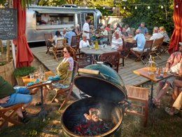 Camping Pas Cher vous présente avec son site Officiel campingpascher.fr, le Camping Au Paradis Des Campeurs classé 4 étoiles, situé sur la commune de Les Issambres dans le département Var (Provence Alpes Côte D'azur) en France. Le camping Au Paradis Des Campeurs, vous présente un hébergement de type mobil-home de 38 m² pour 6 personnes avec climatisation et télévision. Le camping Au Paradis Des Campeurs vous propose du sam. 13 décembre au sam. 20 décembre 2025 avec un DÉPART DEMAIN pour 7 nuits à 451.5€. Cette location propose 10 dates différentes pour réserver votre séjour. Découvrez également les 15 autres gammes d'hébergements du camping. Les Avis clients pour le Camping Au Paradis Des Campeurs sont excellents avec une note moyenne de 8 sur 10. Mer, Animations familiales, Aire de jeux enfants, Canoë-kayak, Cyclisme, Paddle, Ping-pong, Plongée, Pétanque, Randonnée, Surf, Bar, Plats à emporter, Restaurant, Snack/Bar, Épicerie,... En savoir plus : cliquez-ICI.