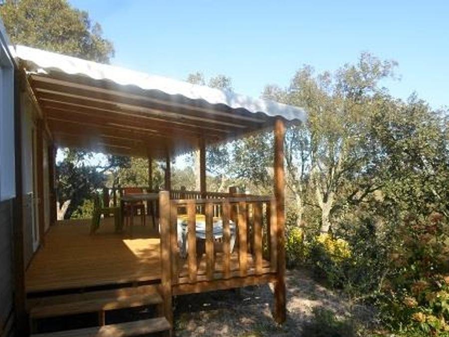 Camping Pas Cher vous présente avec son site Officiel campingpascher.fr, le Camping Domaine De La Bergerie classé 5 étoiles, situé sur la commune de Roquebrune Sur Argens dans le département Var (Provence Alpes Côte D'azur) en France. Le camping Domaine De La Bergerie vous propose un hébergement de type mobil-home de 37 m² pour 6 personnes avec climatisation (télévision). L'établissement vous propose 6 autres types d'hébergements. Découvrez tous nos séjours à petits prix dans la commune et aux alentours de Roquebrune Sur Argens du département : Var (Provence Alpes Côte D'azur). Les Avis clients pour le Camping Domaine De La Bergerie sont excellents avec une note moyenne de 8 sur 10. LacMer, Lagon, Parc aquatique, Piscine couverte, Piscine extérieure, Animations familiales, Club ados, Club enfants, Aire de jeux enfants, Canoë-kayak, Centre équestre, Court de padel en extérieur, Court de tennis, Golf, Jet-ski, Parcours sportif, Ping-pong, Plongée, Pétanque, Randonnée, Salle de fitness, Skatepark, Terrain de basketball, Terrain de beach-volley, Terrain de football, Terrain multisports, Tir à l’arc, Trampoline, Boulangerie, Plats à emporter, Restaurant, Snack/Bar, Station-service, Supermarché, Épicerie,... En savoir plus : cliquez-ICI.