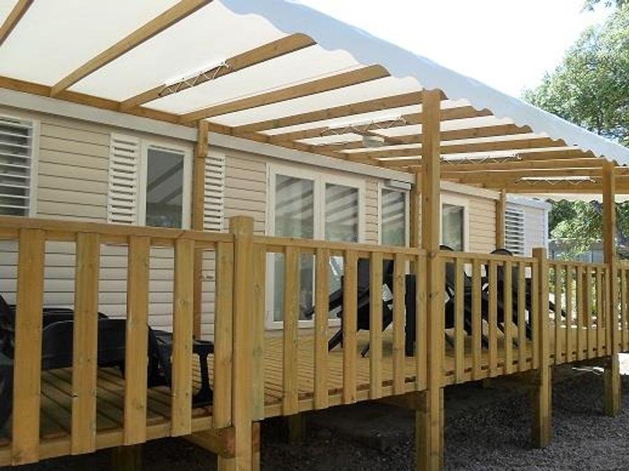 Camping Pas Cher vous présente avec son site Officiel campingpascher.fr, le Camping Domaine De La Bergerie classé 5 étoiles, situé sur la commune de Roquebrune Sur Argens dans le département Var (Provence Alpes Côte D'azur) en France. Le camping Domaine De La Bergerie, vous présente un hébergement de type mobil-home de 40 m² avec climatisation et télévision. Le camping Domaine De La Bergerie vous propose du sam. 12 septembre au sam. 19 septembre 2026 pour 7 nuits à 849€. Cette location propose 72 dates différentes pour réserver votre séjour. Découvrez également les 23 autres gammes d'hébergements du camping. Les Avis clients pour le Camping Domaine De La Bergerie sont excellents avec une note moyenne de 8 sur 10. LacMer, Lagon, Parc aquatique, Piscine couverte, Piscine extérieure, Animations familiales, Club ados, Club enfants, Aire de jeux enfants, Canoë-kayak, Centre équestre, Court de padel en extérieur, Court de tennis, Golf, Jet-ski, Parcours sportif, Ping-pong, Plongée, Pétanque, Randonnée, Salle de fitness, Skatepark, Terrain de basketball, Terrain de beach-volley, Terrain de football, Terrain multisports, Tir à l’arc, Trampoline, Boulangerie, Plats à emporter, Restaurant, Snack/Bar, Station-service, Supermarché, Épicerie,... En savoir plus : cliquez-ICI.