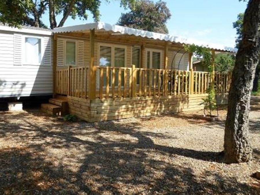 Camping Pas Cher vous présente avec son site Officiel campingpascher.fr, le Camping Domaine De La Bergerie classé 5 étoiles, situé sur la commune de Roquebrune Sur Argens dans le département Var (Provence Alpes Côte D'azur) en France. Le camping Domaine De La Bergerie, vous présente un hébergement de type mobil-home de 36 m² avec climatisation et télévision. Le camping Domaine De La Bergerie vous propose du dimanche 13 septembre au dimanche 20 septembre 2026 pour 7 nuits à 814€. Cette location propose 47 dates différentes pour réserver votre séjour. Découvrez également les 23 autres gammes d'hébergements du camping. Les Avis clients pour le Camping Domaine De La Bergerie sont excellents avec une note moyenne de 8 sur 10. LacMer, Lagon, Parc aquatique, Piscine couverte, Piscine extérieure, Animations familiales, Club ados, Club enfants, Aire de jeux enfants, Canoë-kayak, Centre équestre, Court de padel en extérieur, Court de tennis, Golf, Jet-ski, Parcours sportif, Ping-pong, Plongée, Pétanque, Randonnée, Salle de fitness, Skatepark, Terrain de basketball, Terrain de beach-volley, Terrain de football, Terrain multisports, Tir à l’arc, Trampoline, Boulangerie, Plats à emporter, Restaurant, Snack/Bar, Station-service, Supermarché, Épicerie,... En savoir plus : cliquez-ICI.