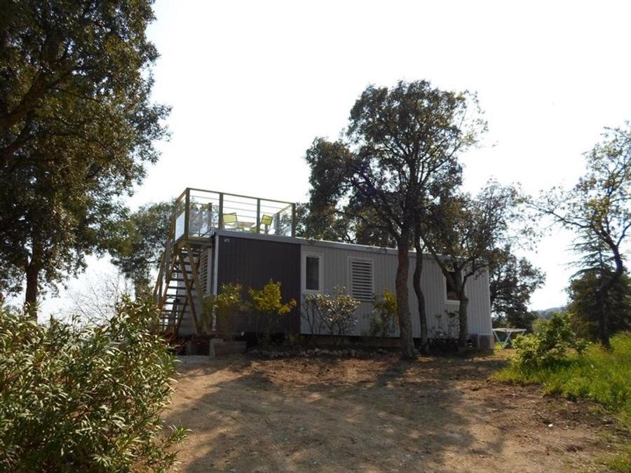 Camping Pas Cher vous présente avec son site Officiel campingpascher.fr, le Camping Domaine De La Bergerie classé 5 étoiles, situé sur la commune de Roquebrune Sur Argens dans le département Var (Provence Alpes Côte D'azur) en France. Le camping Domaine De La Bergerie, vous présente un hébergement de type mobil-home de 200 m² pour 4 personnes avec climatisation et télévision. Le camping Domaine De La Bergerie vous propose du sam. 12 septembre au sam. 19 septembre 2026 pour 7 nuits à 779€. Cette location propose 69 dates différentes pour réserver votre séjour. Découvrez également les 23 autres gammes d'hébergements du camping. Les Avis clients pour le Camping Domaine De La Bergerie sont excellents avec une note moyenne de 8 sur 10. LacMer, Lagon, Parc aquatique, Piscine couverte, Piscine extérieure, Animations familiales, Club ados, Club enfants, Aire de jeux enfants, Canoë-kayak, Centre équestre, Court de padel en extérieur, Court de tennis, Golf, Jet-ski, Parcours sportif, Ping-pong, Plongée, Pétanque, Randonnée, Salle de fitness, Skatepark, Terrain de basketball, Terrain de beach-volley, Terrain de football, Terrain multisports, Tir à l’arc, Trampoline, Boulangerie, Plats à emporter, Restaurant, Snack/Bar, Station-service, Supermarché, Épicerie,... En savoir plus : cliquez-ICI.