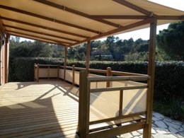 Camping Pas Cher vous présente avec son site Officiel campingpascher.fr, le Camping Domaine De La Bergerie classé 5 étoiles, situé sur la commune de Roquebrune Sur Argens dans le département Var (Provence Alpes Côte D'azur) en France. Le camping Domaine De La Bergerie vous propose un hébergement de type mobil-home de 32 m² pour 4 personnes avec climatisation (télévision). L'établissement vous propose 22 autres types d'hébergements. Découvrez tous nos séjours à petits prix dans la commune et aux alentours de Roquebrune Sur Argens du département : Var (Provence Alpes Côte D'azur). Les Avis clients pour le Camping Domaine De La Bergerie sont excellents avec une note moyenne de 8 sur 10. LacMer, Lagon, Parc aquatique, Piscine couverte, Piscine extérieure, Animations familiales, Club ados, Club enfants, Aire de jeux enfants, Canoë-kayak, Centre équestre, Court de padel en extérieur, Court de tennis, Golf, Jet-ski, Parcours sportif, Ping-pong, Plongée, Pétanque, Randonnée, Salle de fitness, Skatepark, Terrain de basketball, Terrain de beach-volley, Terrain de football, Terrain multisports, Tir à l’arc, Trampoline, Boulangerie, Plats à emporter, Restaurant, Snack/Bar, Station-service, Supermarché, Épicerie,... En savoir plus : cliquez-ICI.