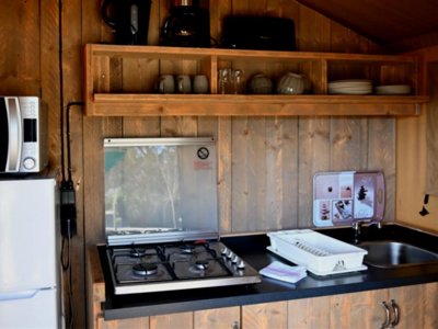 Cliquez pour découvrir toutes les photos de l'HÉBERGEMENT ! tente en toile et bois - Les Bois Flottés photo 7