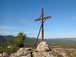 Camping Pas Cher vous présente avec son site Officiel campingpascher.fr, le Camping Les Terrasses classé 3 étoiles, situé sur la commune de Saint Chinian dans le département Hérault (Languedoc Roussillon) en France. Le camping Les Terrasses, vous présente un hébergement de type chalet de 20 m² pour 1 personne. Le camping Les Terrasses vous propose du sam. 28 mars au sam. 04 avril 2026 pour 7 nuits à 250€. Cette location propose 89 dates différentes pour réserver votre séjour. Découvrez également les 2 autres gammes d'hébergements du camping. Piscine extérieure, Animations familiales, Aire de jeux enfants, Court de tennis, Ping-pong, Pétanque, Randonnée, Dépôt de pain, Restaurant,... En savoir plus : cliquez-ICI.