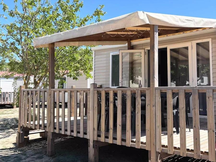 Camping Pas Cher vous présente avec son site Officiel campingpascher.fr, le Camping Tikayan Félix De La Bastide classé 3 étoiles, situé sur la commune de Saint Mitre Les Remparts dans le département Bouches-du-rhône (Provence Alpes Côte D'azur) en France. Le camping Tikayan Félix De La Bastide, vous présente un hébergement de type mobil-home de 30 m² avec climatisation et télévision. Le camping Tikayan Félix De La Bastide vous proposeun séjour PAS CHER avec une REMISEdu lundi 22 juin au lundi 29 juin 2026, en promotion à -34% pour 7 nuits à 339 € au lieu de 513,64 € soit une Économie de 174,64 €. Cette location propose 72 dates différentes pour réserver votre séjour. Découvrez également les 13 autres gammes d'hébergements du camping. Les Avis clients pour le Camping Tikayan Félix De La Bastide sont de 7 sur 10. MerÉtang, Piscine extérieure, Animations familiales, Club enfants, Aire de jeux enfants, Baby-foot, Canoë-kayak, Ping-pong, Pédalo, Pétanque, Brasserie, Buffet, Créperie, Restaurant, Snack/Bar, Station-service, Épicerie,... En savoir plus : cliquez-ICI.