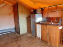 Cliquez pour découvrir toutes les photos de l'HÉBERGEMENT ! tente en toile et bois - camping Tikayan Félix De La Bastide photo 6