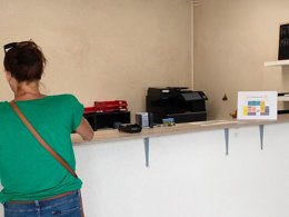 Camping Pas Cher vous présente avec son site Officiel campingpascher.fr, le Camping Tikayan Félix De La Bastide classé 3 étoiles, situé sur la commune de Saint Mitre Les Remparts dans le département Bouches-du-rhône (Provence Alpes Côte D'azur) en France. Le camping Tikayan Félix De La Bastide, vous présente un hébergement de type tente de 20 m² pour 1 personne. Le camping Tikayan Félix De La Bastide vous propose du sam. 27 juin au sam. 04 juillet 2026, en promotion à -28% pour 7 nuits à 378 € au lieu de 525,0 € soit une Économie de 147 €. Cette location propose 148 dates différentes pour réserver votre séjour. Découvrez également les 13 autres gammes d'hébergements du camping. Les Avis clients pour le Camping Tikayan Félix De La Bastide sont de 7 sur 10. MerÉtang, Piscine extérieure, Animations familiales, Club enfants, Aire de jeux enfants, Baby-foot, Canoë-kayak, Ping-pong, Pédalo, Pétanque, Brasserie, Buffet, Créperie, Restaurant, Snack/Bar, Station-service, Épicerie,... En savoir plus : cliquez-ICI.