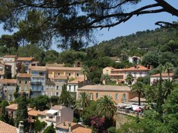 Camping Pas Cher vous présente avec son site Officiel campingpascher.fr, le Camping Tikayan Félix De La Bastide classé 3 étoiles, situé sur la commune de Saint Mitre Les Remparts dans le département Bouches-du-rhône (Provence Alpes Côte D'azur) en France. Le camping Tikayan Félix De La Bastide, vous présente un hébergement de type tente en toile et bois de 20 m² pour 1 personne. Le camping Tikayan Félix De La Bastide vous propose du sam. 27 juin au sam. 04 juillet 2026, en promotion à -28% pour 7 nuits à 378 € au lieu de 525,0 € soit une Économie de 147 €. Cette location propose 148 dates différentes pour réserver votre séjour. Découvrez également les 13 autres gammes d'hébergements du camping. Les Avis clients pour le Camping Tikayan Félix De La Bastide sont de 7 sur 10. MerÉtang, Piscine extérieure, Animations familiales, Club enfants, Aire de jeux enfants, Baby-foot, Canoë-kayak, Ping-pong, Pédalo, Pétanque, Brasserie, Buffet, Créperie, Restaurant, Snack/Bar, Station-service, Épicerie,... En savoir plus : cliquez-ICI.