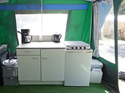 Cliquez pour découvrir toutes les photos de l'HÉBERGEMENT ! bungalow toilé - La Foux photo 3