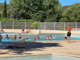 Camping Pas Cher vous présente avec son site Officiel campingpascher.fr, le Camping La Foux classé 3 étoiles, situé sur la commune de Draguignan dans le département Var (Provence Alpes Côte D'azur) en France. Le camping La Foux vous propose un hébergement de type tente en toile et bois pour 6 personnes. Cet hébergement propose plus de 55 dates différentes pour réserver ! Pour dévouvrir la période la moins chère, consultez la rubrique 'Tarifs' et sélectionnez votre mois de départ. L'établissement vous propose 5 autres types d'hébergements. Découvrez tous nos séjours à petits prix dans la commune et aux alentours de Draguignan du département : Var (Provence Alpes Côte D'azur). Les Avis clients pour le Camping La Foux sont excellents avec une note moyenne de 8 sur 10. Piscine extérieure, Animations familiales, Club enfants, Escalade, Pétanque, Randonnée, Terrain multisports, Bar, Brasserie, Dépôt de pain, Plats à emporter, Épicerie,... En savoir plus : cliquez-ICI.