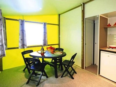 Cliquez pour découvrir toutes les photos de l'HÉBERGEMENT ! bungalow toilé - L'oliveraie photo 2