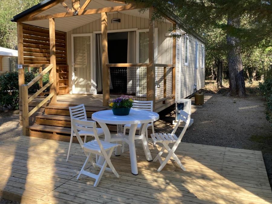 Camping Pas Cher vous présente avec son site Officiel campingpascher.fr, le Camping Le Relais De La Bresque classé 3 étoiles, situé sur la commune de Sillans La Cascade dans le département Var (Provence Alpes Côte D'azur) en France. Le camping Le Relais De La Bresque, vous présente un hébergement de type mobil-home de 32 m² avec climatisation et télévision. Le camping Le Relais De La Bresque vous propose du vendredi 05 juin au vendredi 12 juin 2026 avec un DÉPART DEMAIN pour 7 nuits à 616€. Cette location propose 12 dates différentes pour réserver votre séjour. Découvrez également les 11 autres gammes d'hébergements du camping. Rivière, Piscine chauffée, Piscine extérieure, Animations familiales, Aire de jeux enfants, Centre équestre, Ping-pong, Snack/Bar,... En savoir plus : cliquez-ICI.