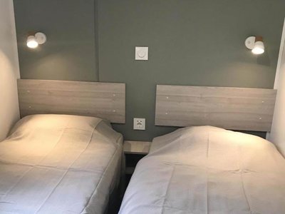 Cliquez pour découvrir toutes les photos de l'HÉBERGEMENT ! mobil-home - Le Relais De La Bresque photo 2