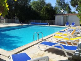 Camping Pas Cher vous présente avec son site Officiel campingpascher.fr, le Camping Le Parc classé 3 étoiles, situé sur la commune de Lattes dans le département Hérault (Languedoc-roussillon) en France. Le camping Le Parc vous propose un hébergement de type tente de 12 m². L'établissement vous propose 6 autres types d'hébergements. Découvrez tous nos séjours à petits prix dans la commune et aux alentours de Lattes du département : Hérault (Languedoc-roussillon). Les Avis clients pour le Camping Le Parc sont excellents avec une note moyenne de 8 sur 10. Mer, Piscine chauffée, Piscine extérieure, Animation enfants, Animations familiales, Aire de jeux enfants, Baby-foot, Ping-pong, Pétanque, Salle de fitness, Trampoline, Bar, Dépôt de pain, Plats à emporter, Snack/Bar, Épicerie,... En savoir plus : cliquez-ICI.