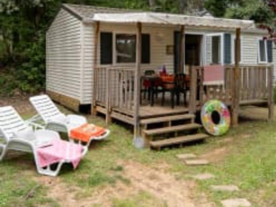 Camping Pas Cher vous présente avec son site Officiel campingpascher.fr, le Camping Sandaya - Le Plein Air Des Chênes classé 4 étoiles, situé sur la commune de Clapiers dans le département Hérault (Languedoc Roussillon) en France. Le camping Sandaya - Le Plein Air Des Chênes vous propose un hébergement de type mobil-home de 32 m² pour 7 personnes. L'établissement vous propose 3 autres types d'hébergements. Découvrez tous nos séjours à petits prix dans la commune et aux alentours de Clapiers du département : Hérault (Languedoc Roussillon). Parc aquatique, Piscine extérieure, Animations familiales, Club ados, Club enfants, Aire de jeux enfants, Canyoning, Club enfant de nuit, Court de tennis, Escalade, Golf, Jet-ski, Paddle, Ping-pong, Pétanque, Rafting, Salle de fitness, Salle de jeux vidéo, Skatepark, Structure gonflable enfants, Terrain de basketball, Terrain de beach-volley, Terrain de football, Terrain de volley-ball, Terrain multisports, kiteSurf, Bar, Boulangerie, Pizzeria, Plats à emporter, Snack/Bar,... En savoir plus : cliquez-ICI.