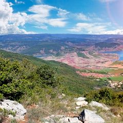 Camping Pas Cher vous présente avec son site Officiel campingpascher.fr, le Établissement Les Vailhés, situé sur la commune de Lodeve dans le département Herault (Languedoc-roussillon) en France. L'établissement Les Vailhés vous propose un hébergement de type tente toile et bois. L'établissement vous propose 2 autres types d'hébergements. Découvrez tous nos séjours à petits prix dans la commune et aux alentours de Lodeve du département : Herault (Languedoc-roussillon).... En savoir plus : cliquez-ICI.