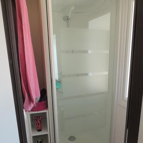 Cliquez pour découvrir toutes les photos de l'HÉBERGEMENT ! mobilhome - Le De Gajan photo 5